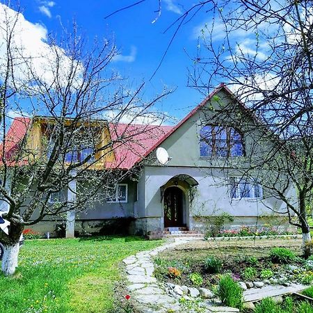 Gostynna Rodyna Hotel Izki Ngoại thất bức ảnh