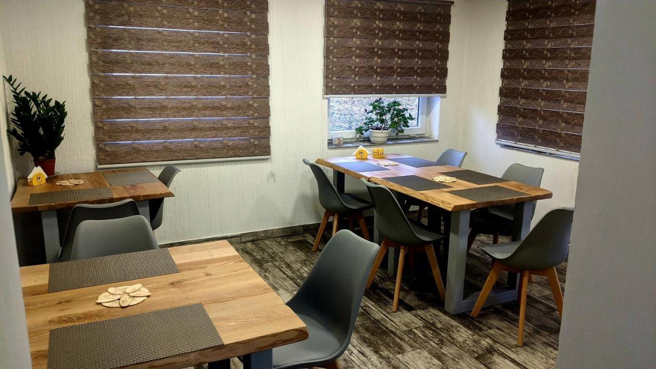 Gostynna Rodyna Hotel Izki Ngoại thất bức ảnh