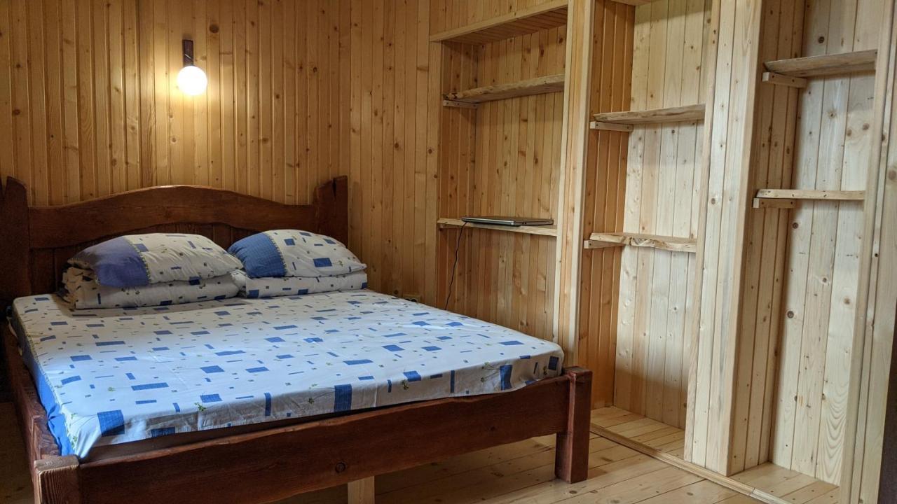 Gostynna Rodyna Hotel Izki Ngoại thất bức ảnh