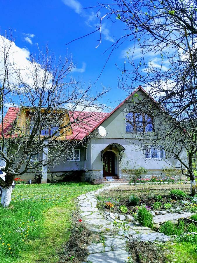 Gostynna Rodyna Hotel Izki Ngoại thất bức ảnh