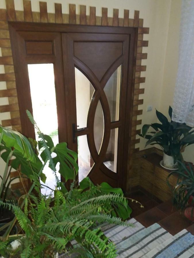 Gostynna Rodyna Hotel Izki Ngoại thất bức ảnh