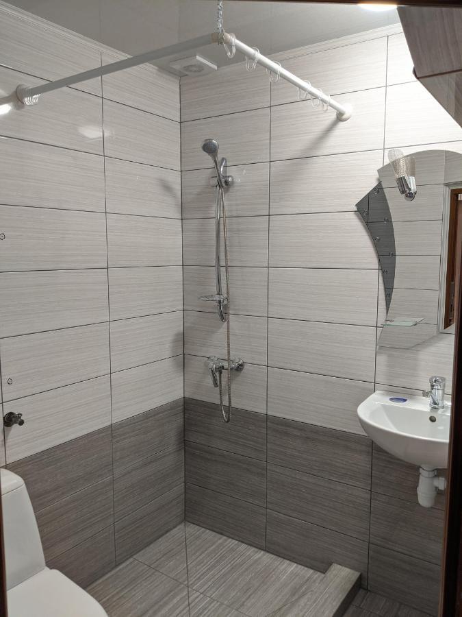 Gostynna Rodyna Hotel Izki Ngoại thất bức ảnh