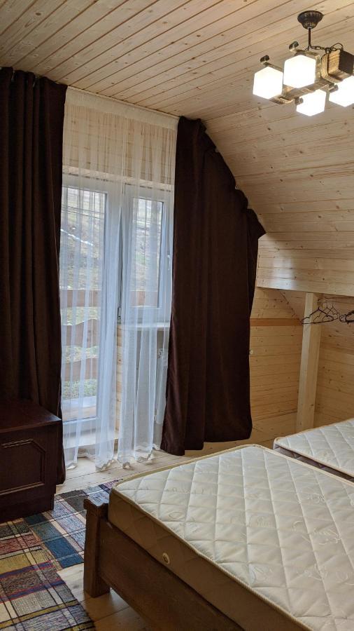 Gostynna Rodyna Hotel Izki Ngoại thất bức ảnh